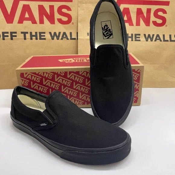 Vans Men's Classic Black Slip-On Sneakers
Black/Black
VN000EYEBKA - Picture 2 of 16